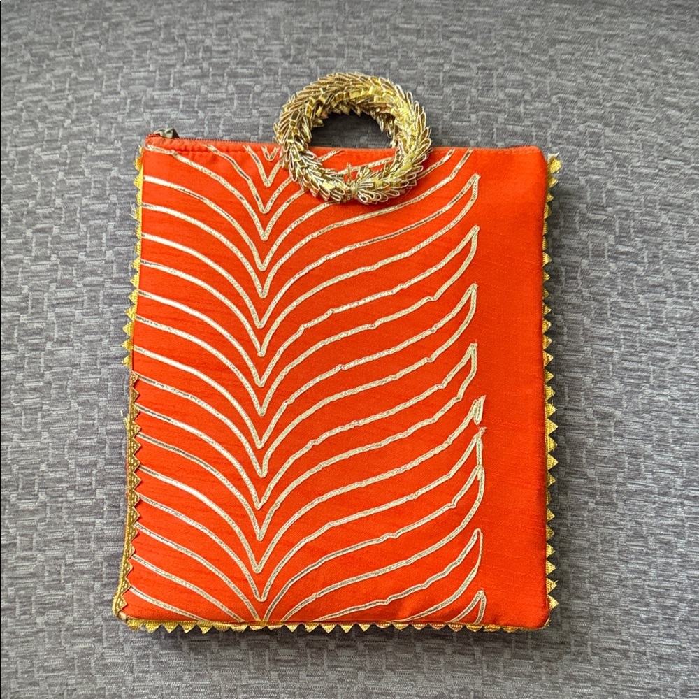 Indian purse